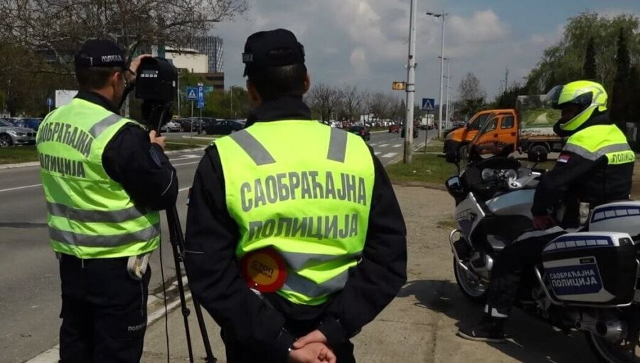 Saobraćajac pronašao pun novčanik deviza