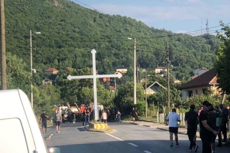 Barikade na Kosovu i Metohiji - Teški kamioni na putu