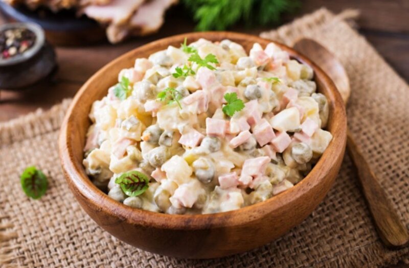 Na Zapadu nestala sa menija Ruska salata - umesto nje pojavila se Kijevsa salata