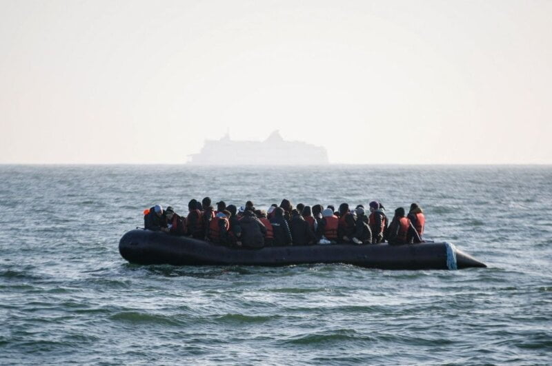 U Italiji razbijena krijumčarska mreža! Prevozili migrante u čamcima i masno naplaćivali