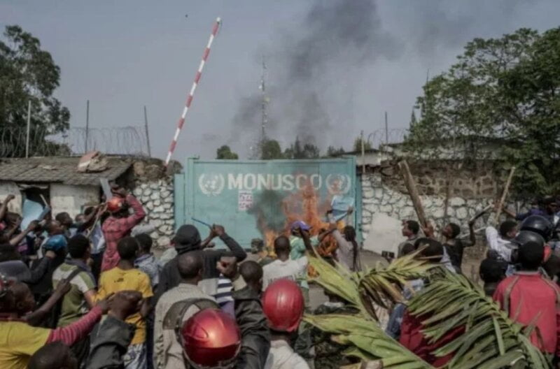 Kongo: Demonstranti upali u bazu UN (VIDEO)