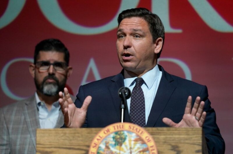 Guverner Floride DeSantis Svako ko je bio primoran