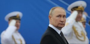Putinov saveznik pao preko palube u more