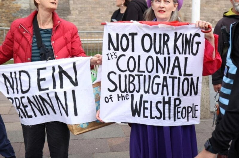 Novi kralj Čarls izviždan u Edinburgu tokom zvaničnog proglašenja