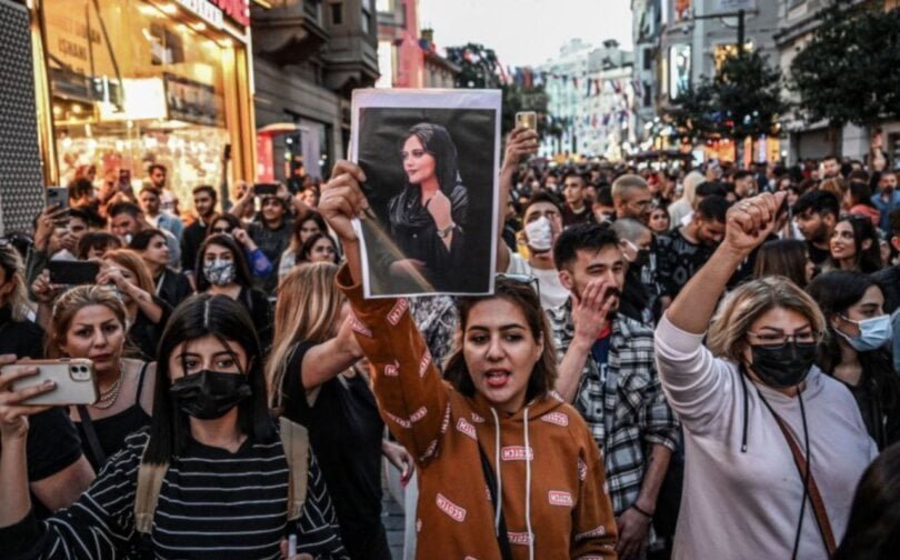 Protesti u Iranu se nastavljaju zbog smrti Mahse Amini uz blagoslov Sjedinjenih Država
