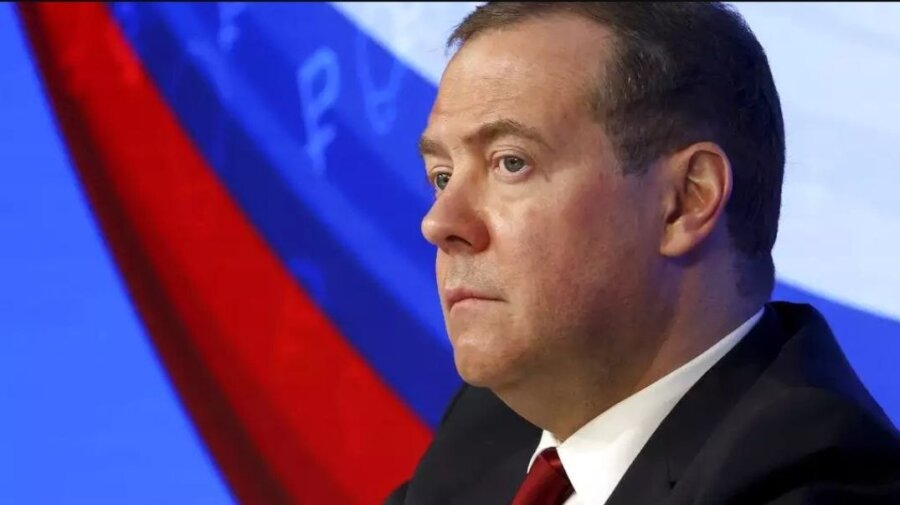 Medvedev Raspustiti zločinački NATO