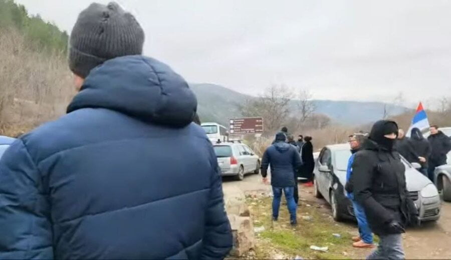 Nečuveno! Verni narod ne može da priđe Jarinju