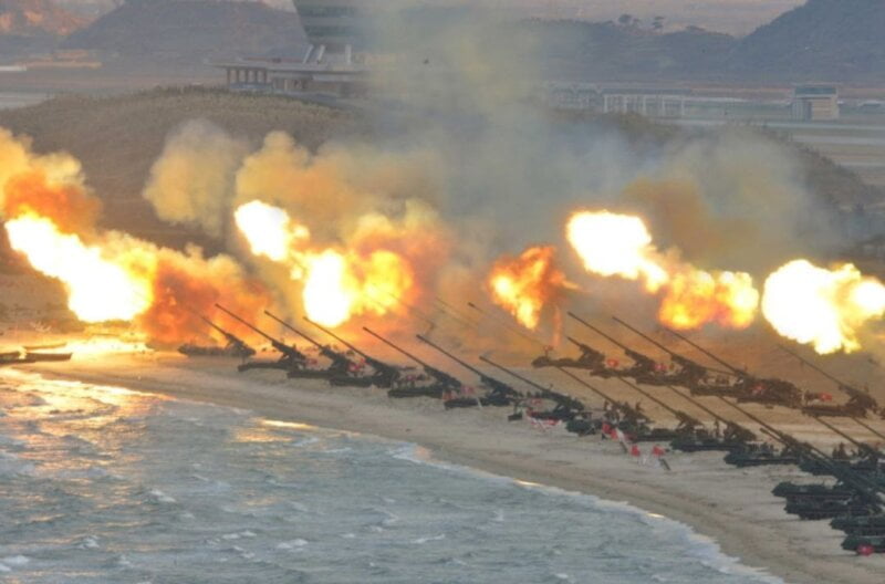 severna-koreja-je-ispalila-preko-130-artiljerijskih-metaka