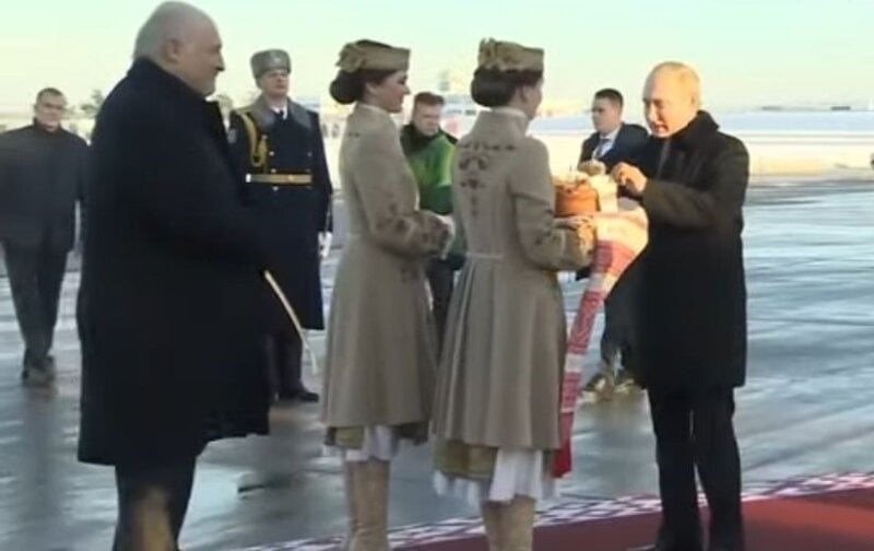 minsk-lukasenko-priredio-tradicionalni-docek-za-putina