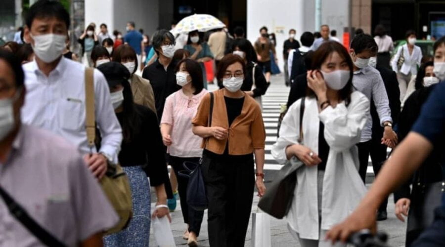 Japan smanjuje status kovida na nivo gripa