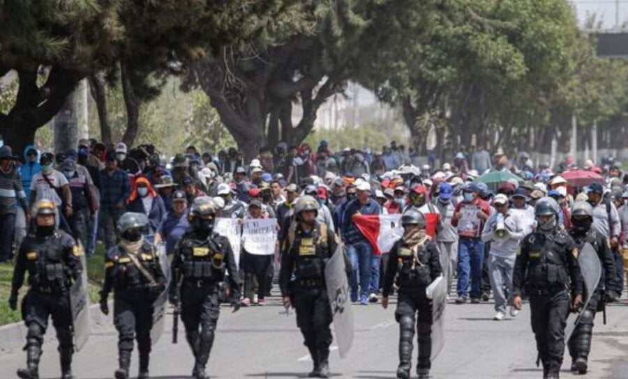 peru-zbog-protesta-proglaseno-vanredno-stanje