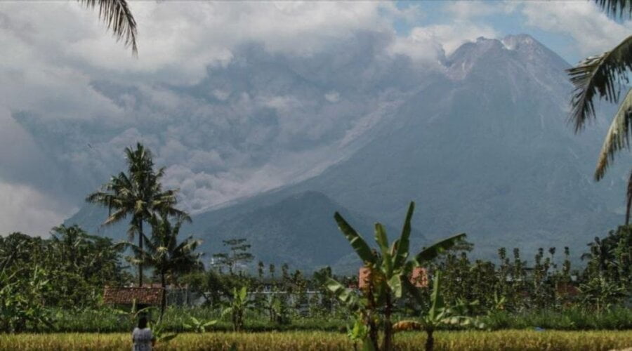 Indonezija: Vulkan Merapi eruptiro