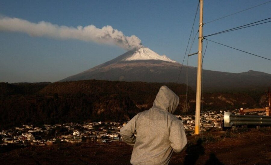 ogromni-oblaci-pepela-izbijaju-iz-meksickog-vulkana